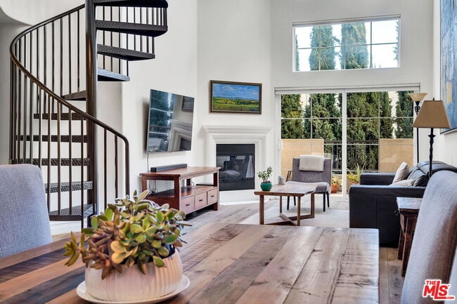 Foto del edificio - 15206 Burbank Blvd