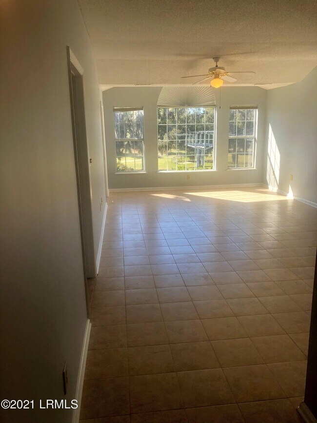 Building Photo - 1231 Ladys Island Dr