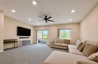 Building Photo - 59 Saxonney Cir
