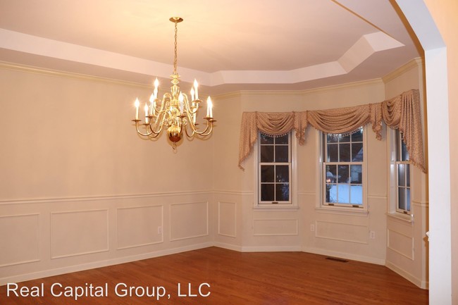 Building Photo - 5 br, 4.5 bath House - 30 Devonshire Way