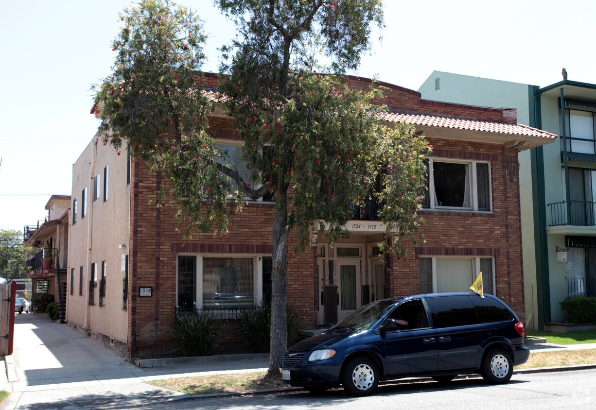 Foto del edificio - 1524 E 3rd St