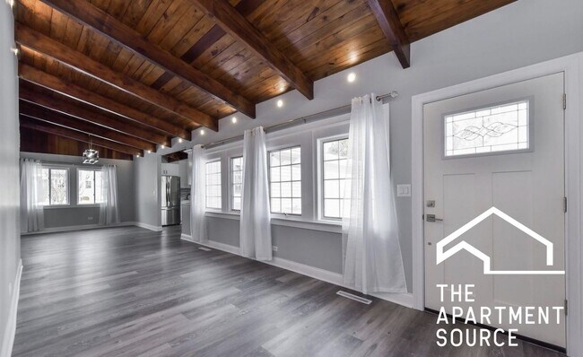 Foto del edificio - 702 Hammerschmidt Ave