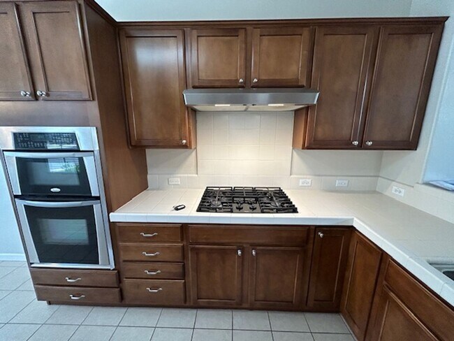 Building Photo - Avalon Gated Community