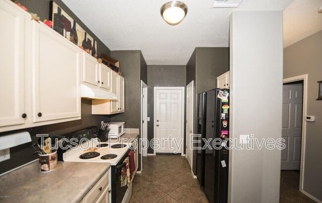 Building Photo - 12700 N Rodeo Land