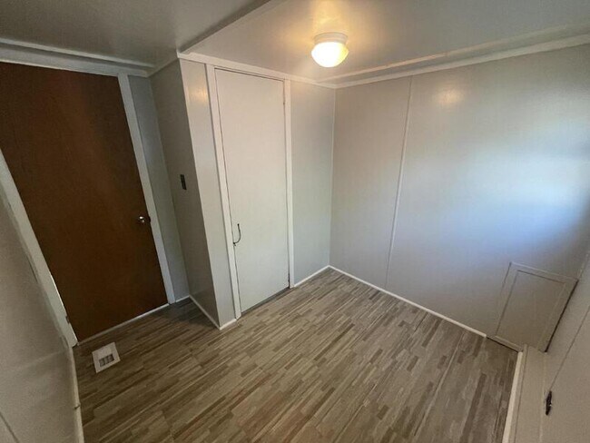 Foto del edificio - 140 N Pleasant Ave