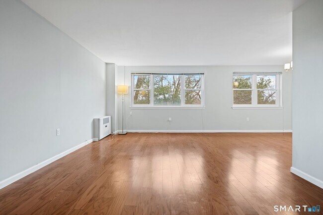 Foto del edificio - 891 Farmington Ave
