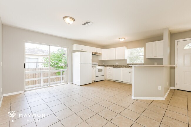 Foto del edificio - 8415 N 10th St