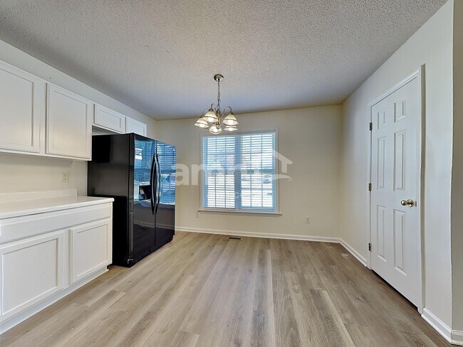 Foto del edificio - 5312 Tanglewood Pine Ln