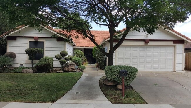 Foto del edificio - South Natomas One Story Great Location 4 b...