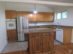 Building Photo - 2621 Sigmona St
