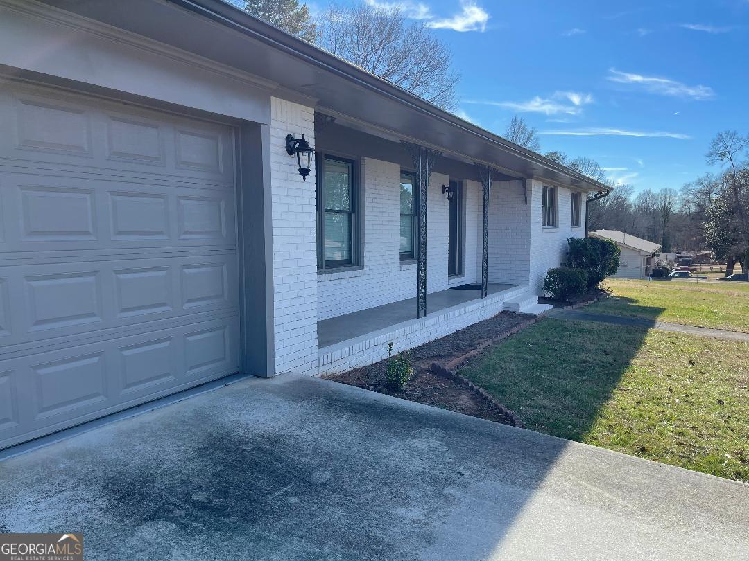 Foto principal - 2402 Thrasher Rd