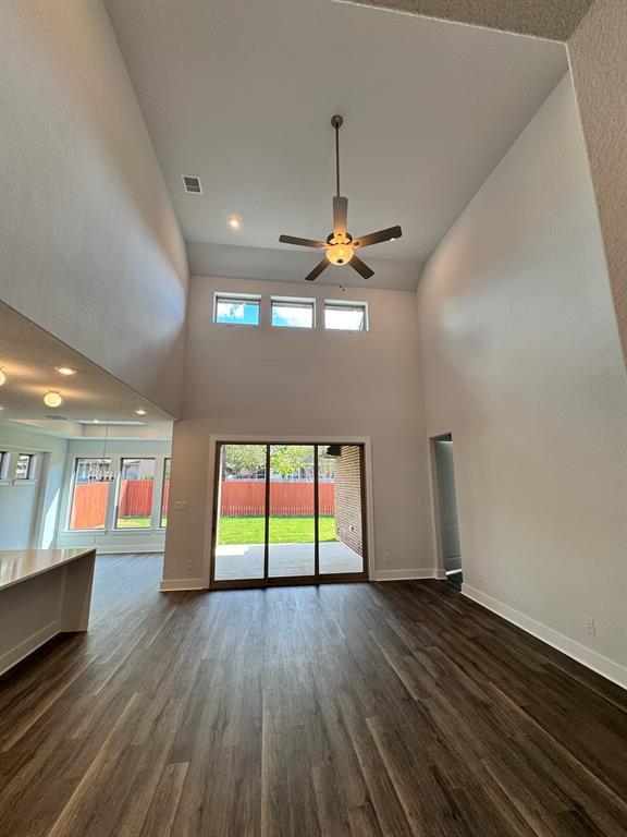 Foto del edificio - 1649 Cardinal Ln