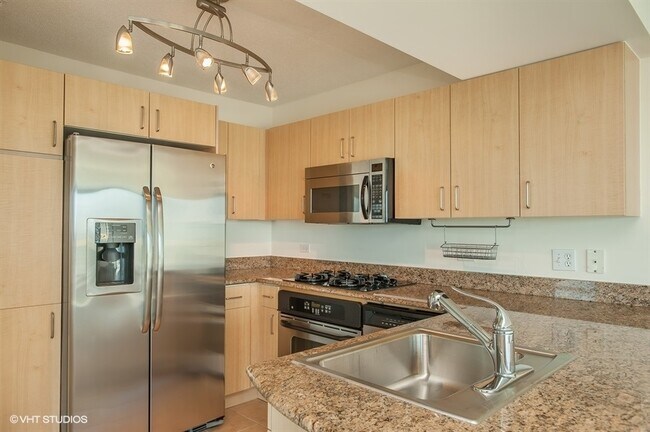 Foto del edificio - 1720 Maple Ave