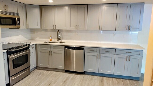 Foto del edificio - 547 NW 97th Ave