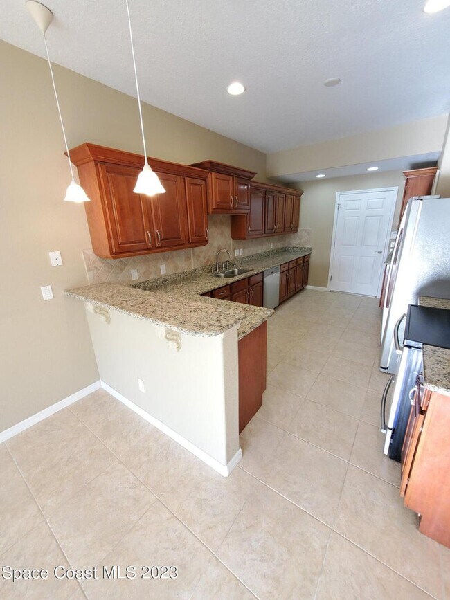 Building Photo - 1523 Beechfern Dr