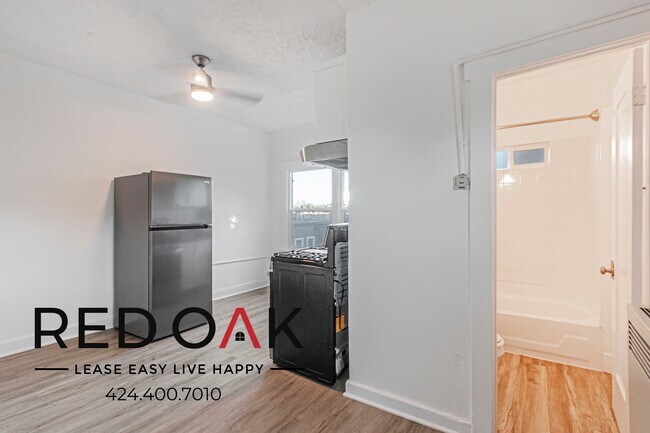 Foto del edificio - 719 Heliotrope Dr