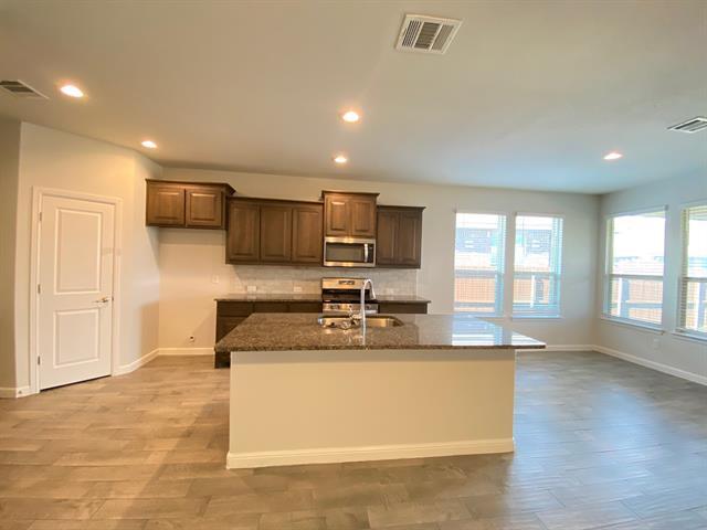 Building Photo - 9104 Fescue Dr