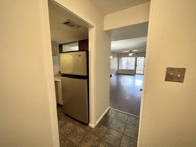 Foto del edificio - 4345 Carter Creek Pkwy