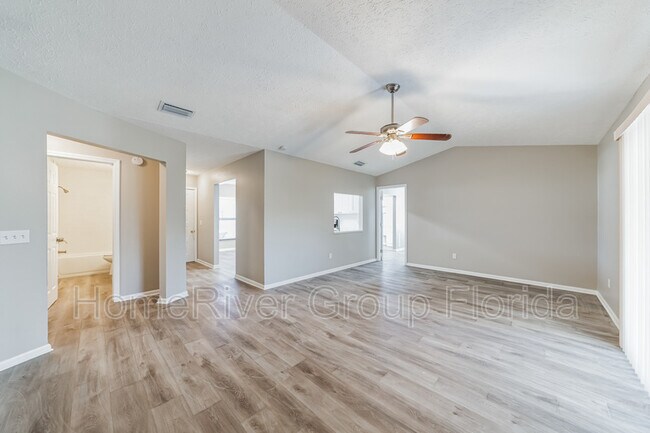 Building Photo - 2162 SE Trillo St