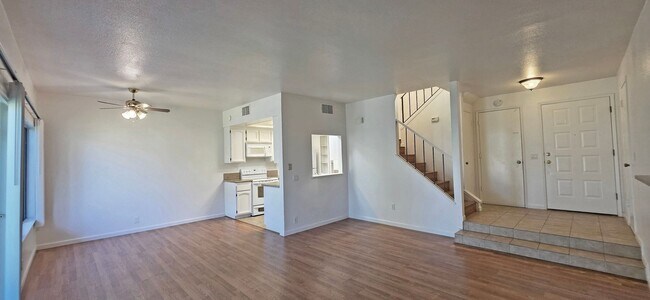 Foto del edificio - 7862 Hampton Ln