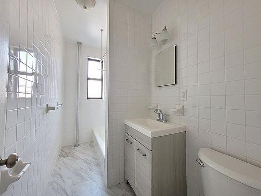 Foto del edificio - 2 bedroom in BRONX NY 10455