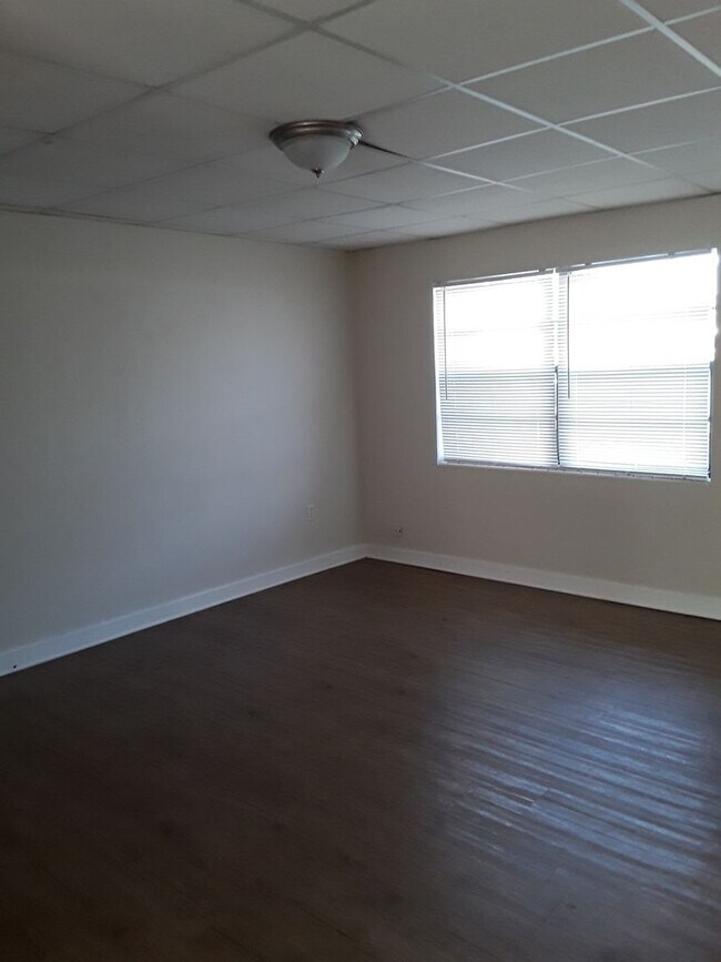 Building Photo - Great location two bedroom one bath with a...