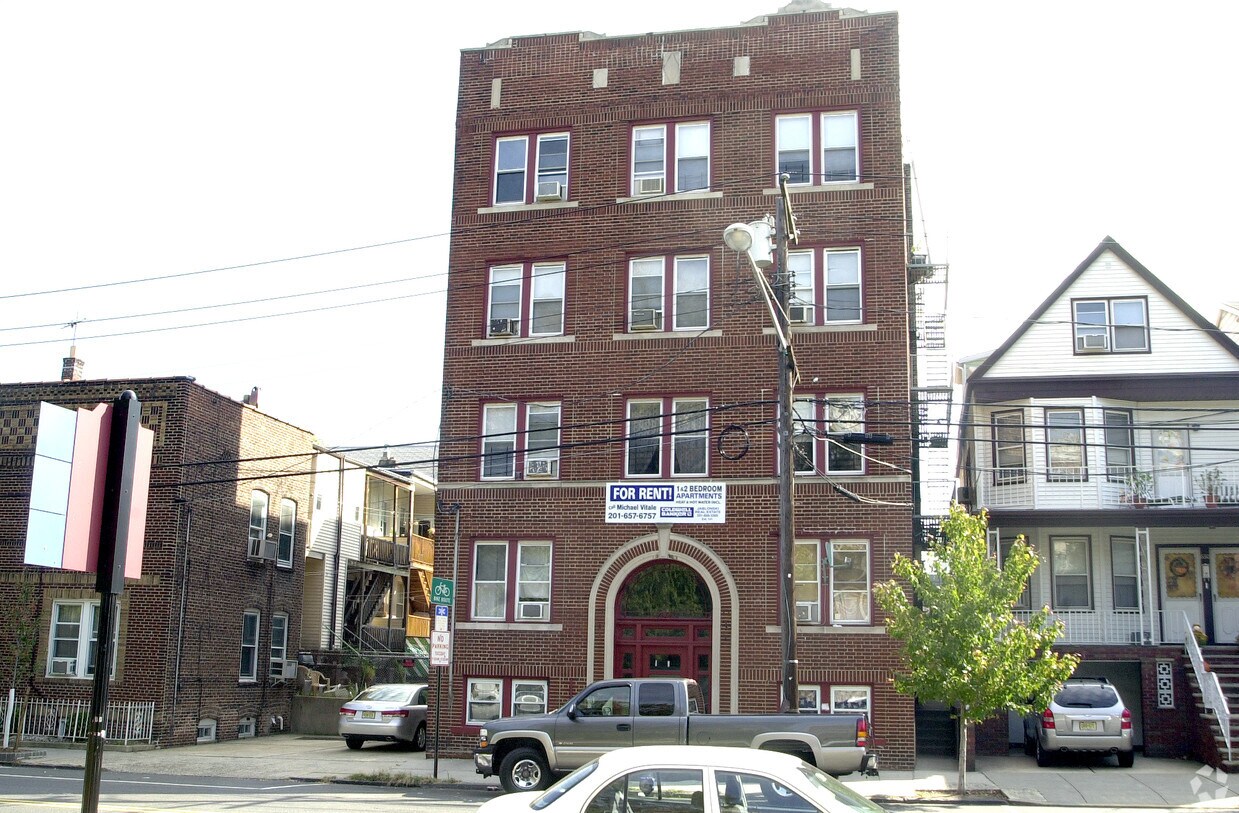 Foto principal - 662 Avenue A