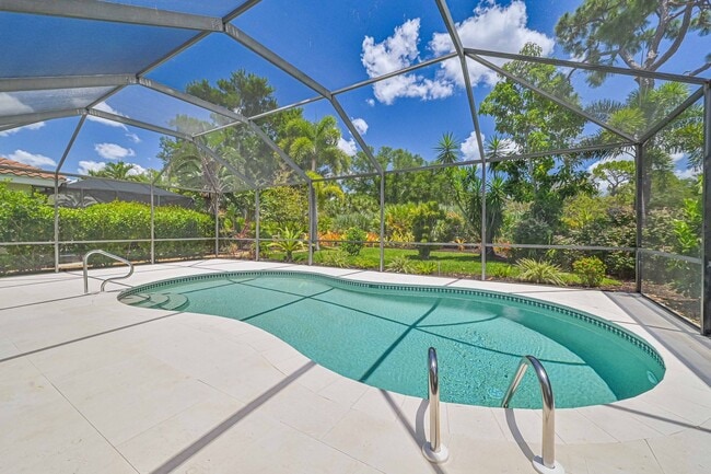 Building Photo - Rarely Available - Pelican Landing, Pool H...