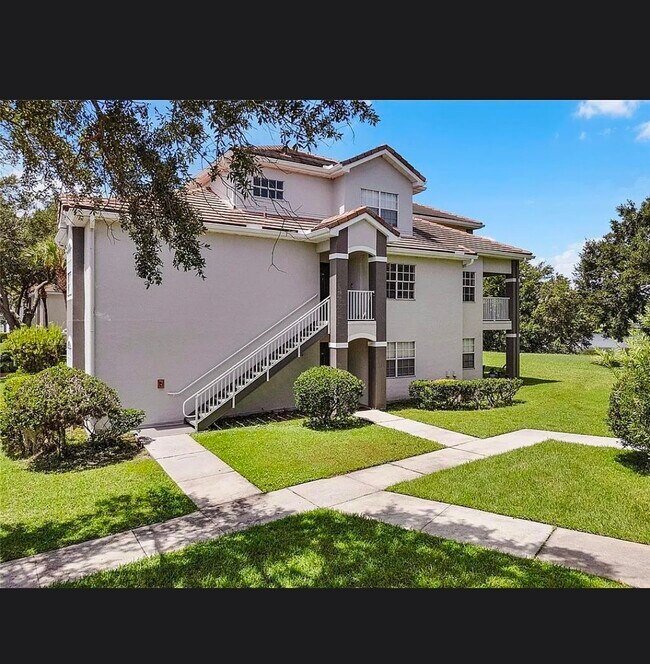 Foto del edificio - 13929 Fairway Island Dr