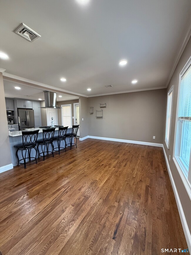 Foto del edificio - 13 Howard Ave