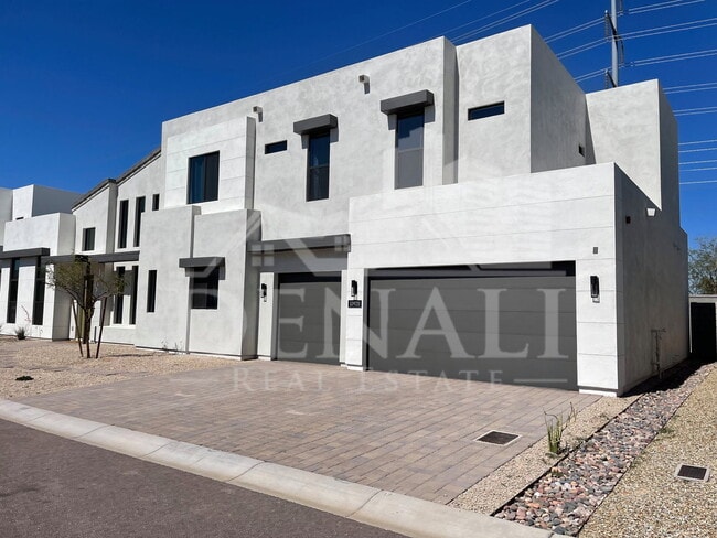 Building Photo - 10920 E North Ln