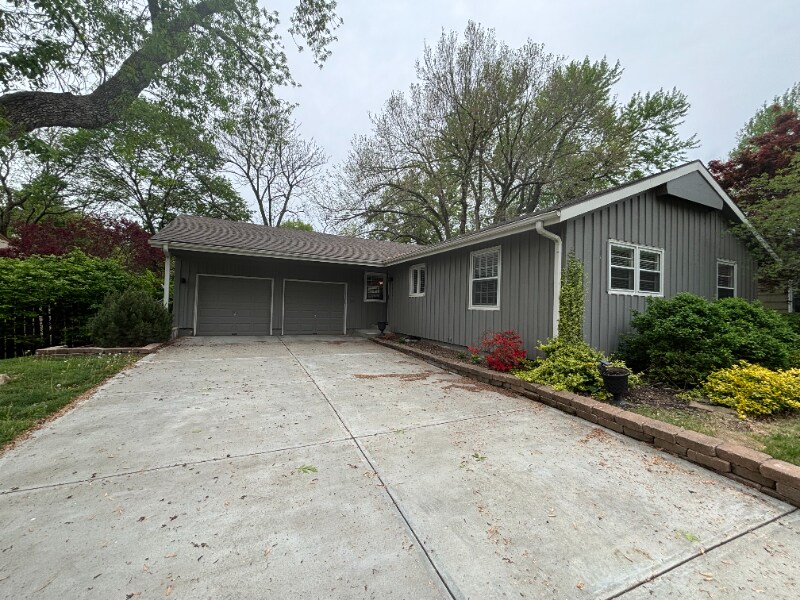 Foto principal - 5819 W 84th Terrace