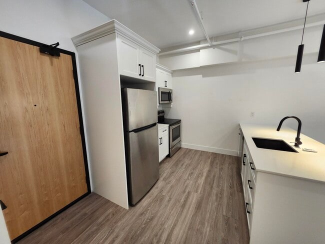 Building Photo - 57 Canterbury StreetUnit 307