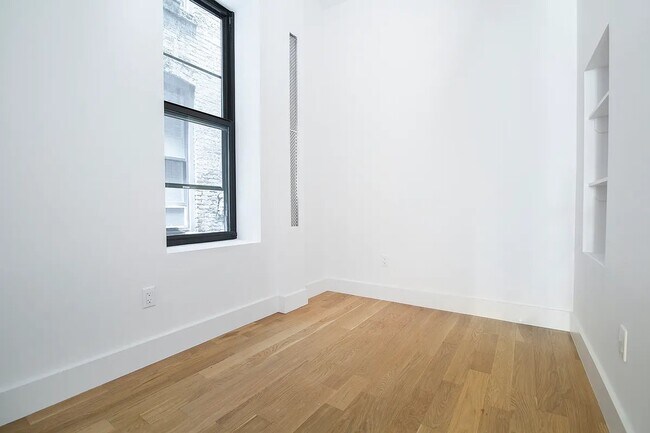 Building Photo - 252 Broome Street