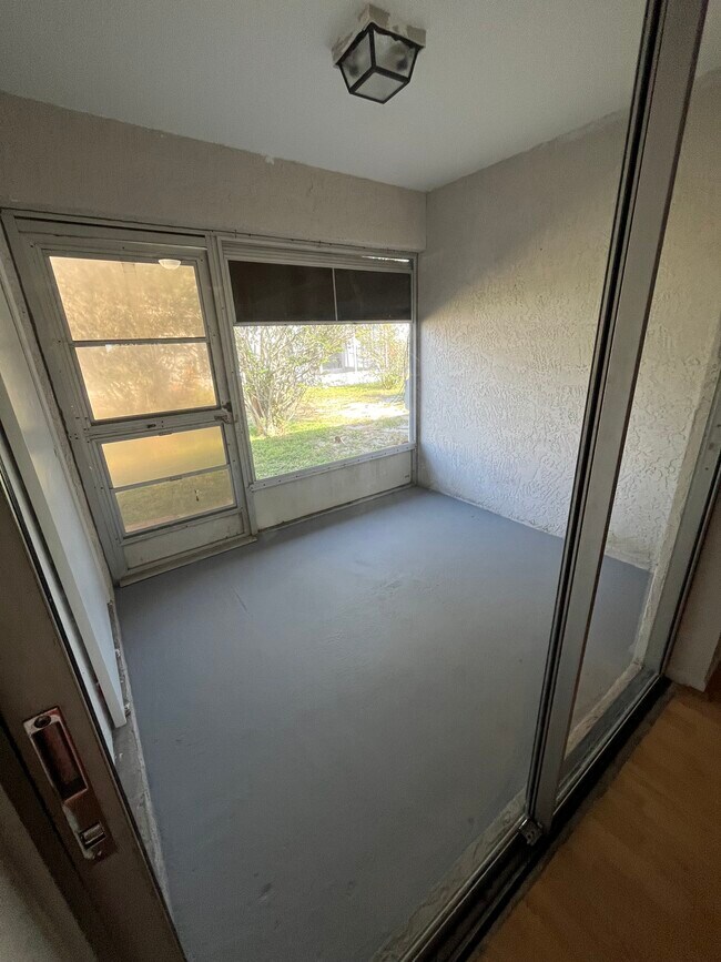 Foto del edificio - 2920 Bradley Ct