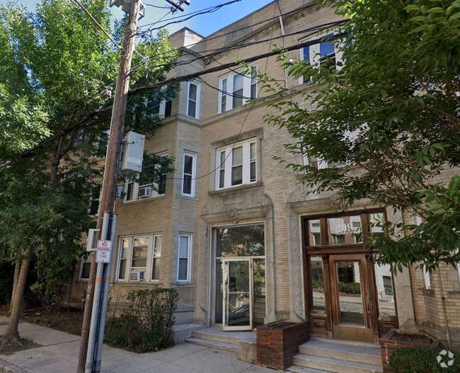 Building Photo - 211 Saint Paul St