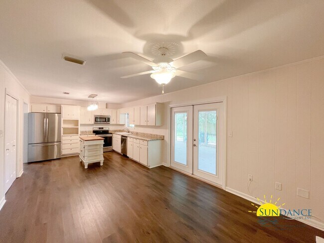Foto del edificio - Updated 3-Bedroom Home in desirable Kenwood neighborhood!