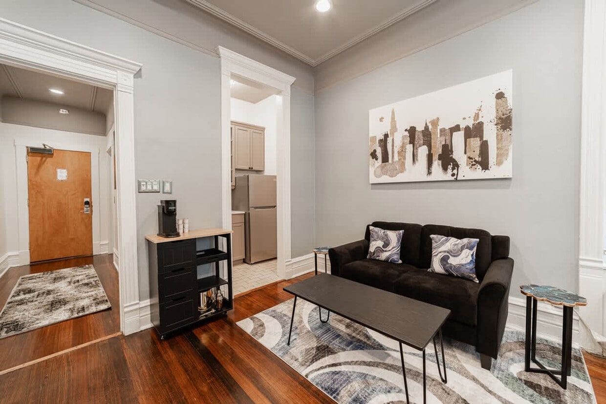 Foto principal - 68 E Cedar St