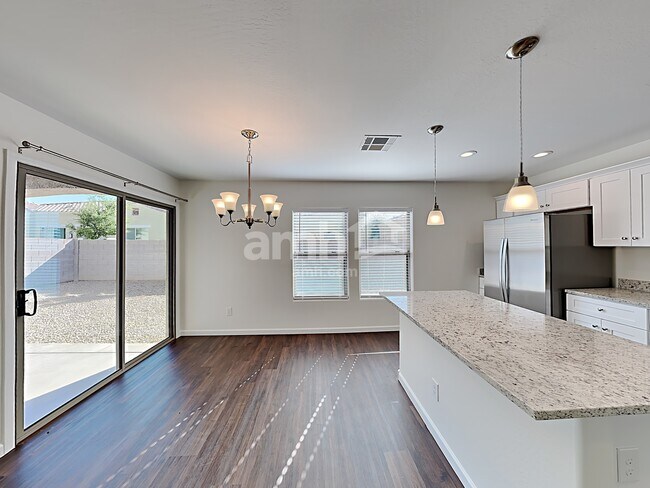 Foto del edificio - 4909 N 108th Ave