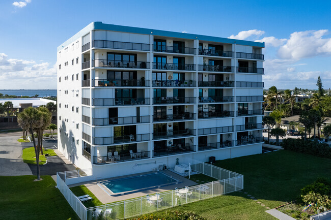 Building Photo - Cocoa Cabanas