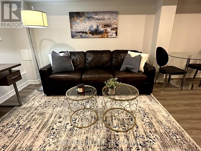 Photo du bâtiment - 49 Leslie St