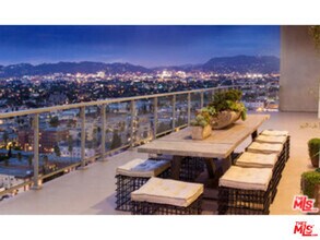Building Photo - 3785 Wilshire Blvd