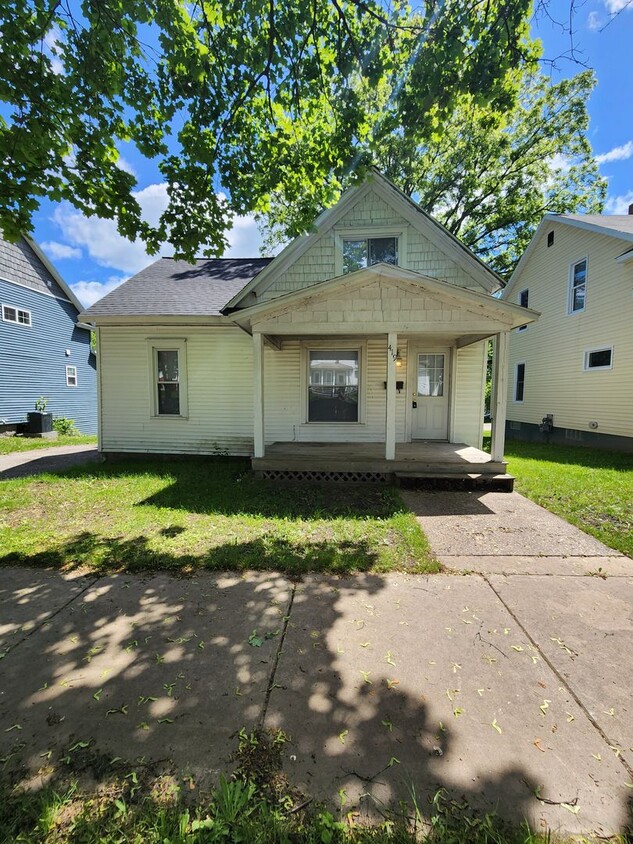 Primary Photo - Four Bedroom One Bathroom