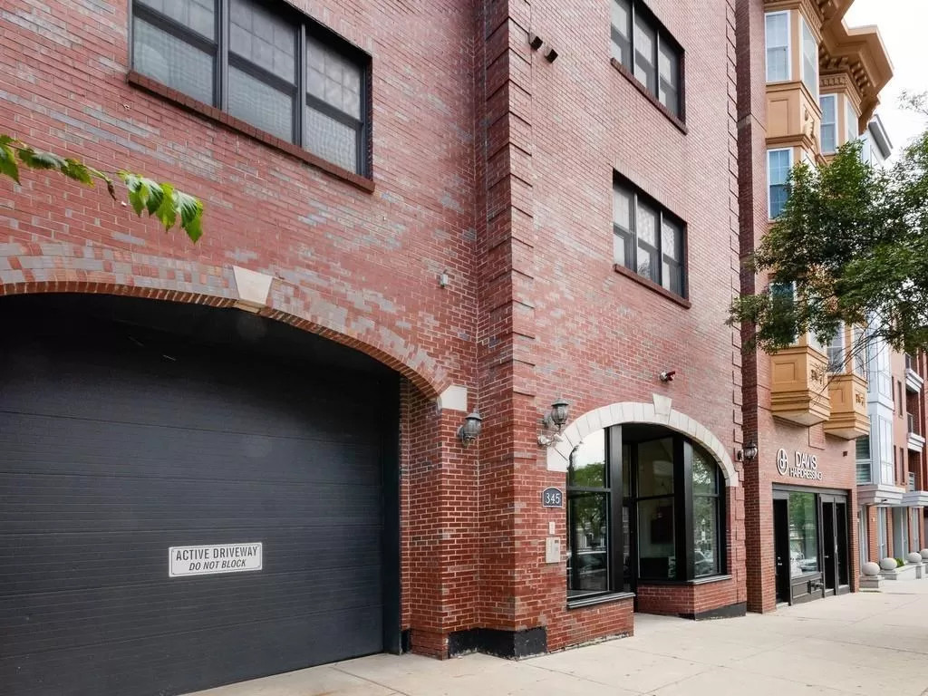 Primary Photo - 345 W Broadway #3