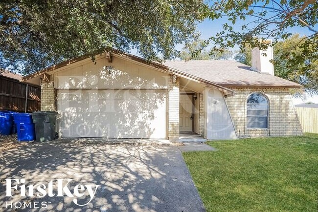 Building Photo - 2113 Deerfield Dr