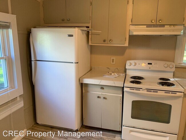 Foto del edificio - 1 br, 1 bath House - 332- B Howle Avenue