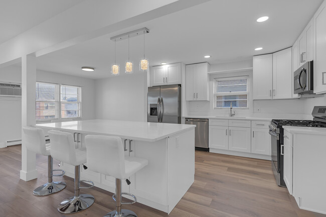 Building Photo - 651 Beau Ct