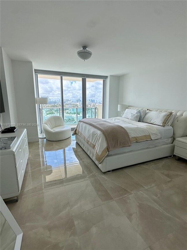 Building Photo - 1455 Ocean Dr