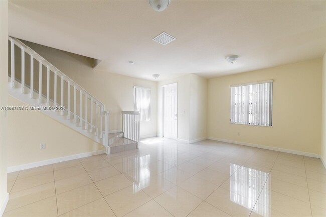 Foto del edificio - 3552 W 88th Terrace