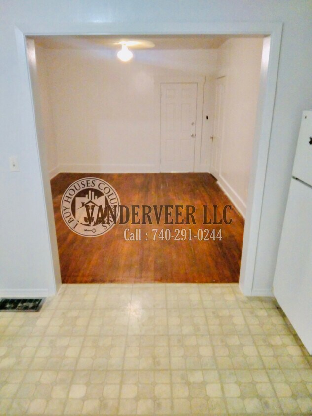 Building Photo - 225 Vanderveer St